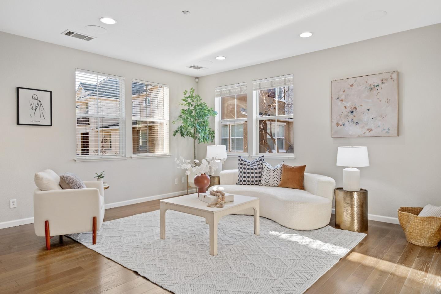 Detail Gallery Image 8 of 61 For 1117 Rock Ave, San Jose,  CA 95131 - 3 Beds | 2/1 Baths