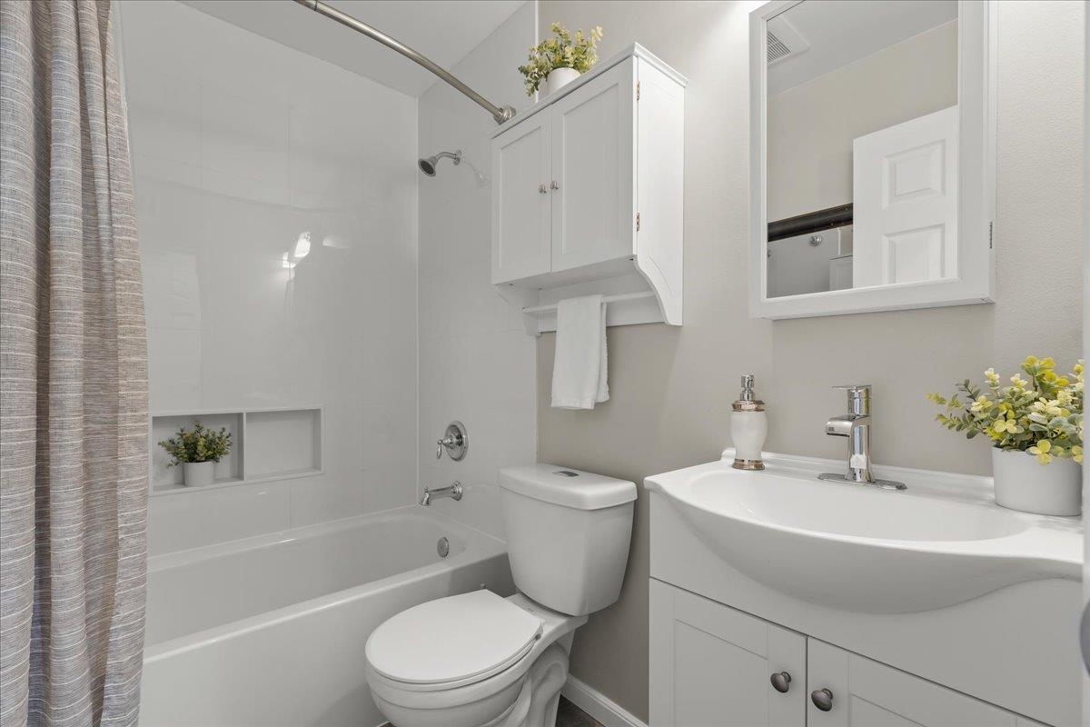 Detail Gallery Image 14 of 17 For 4735 Capay Dr #1,  San Jose,  CA 95118 - 2 Beds | 1 Baths