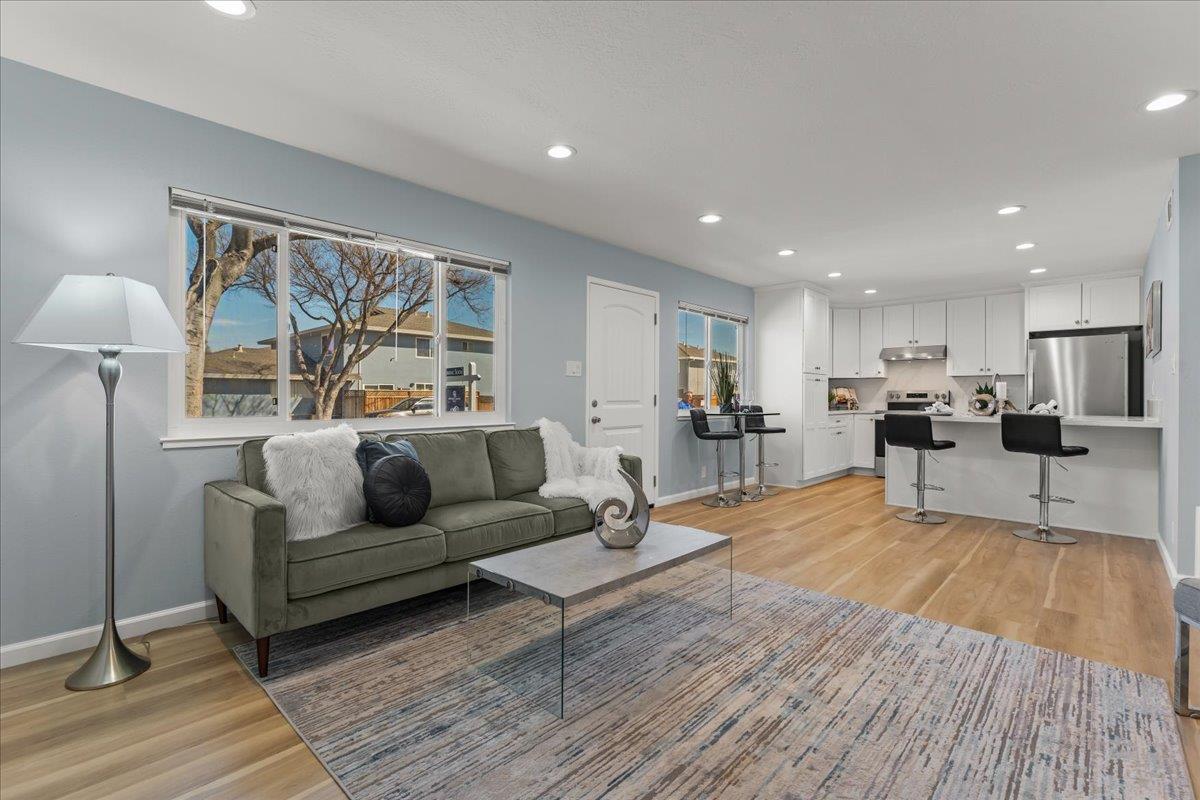 Detail Gallery Image 5 of 17 For 4735 Capay Dr #1,  San Jose,  CA 95118 - 2 Beds | 1 Baths