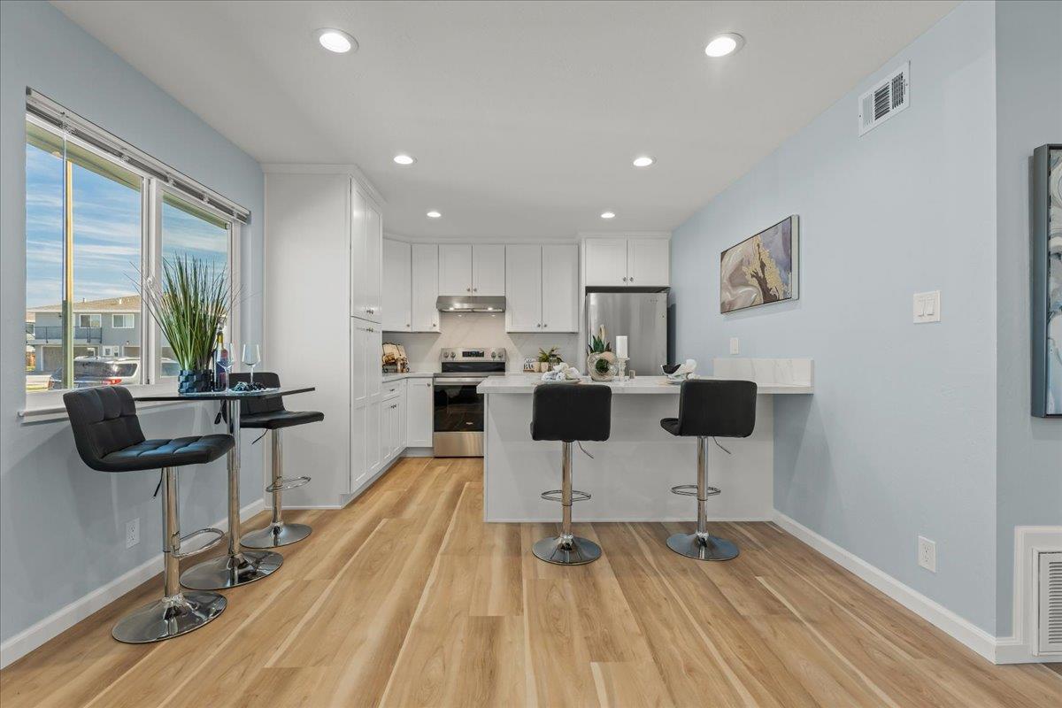 Detail Gallery Image 6 of 17 For 4735 Capay Dr #1,  San Jose,  CA 95118 - 2 Beds | 1 Baths