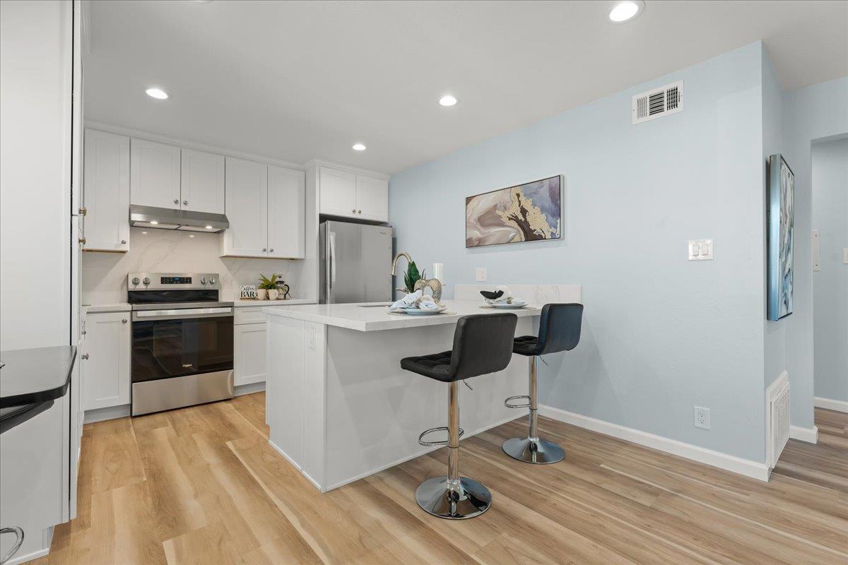 Detail Gallery Image 7 of 17 For 4735 Capay Dr #1,  San Jose,  CA 95118 - 2 Beds | 1 Baths