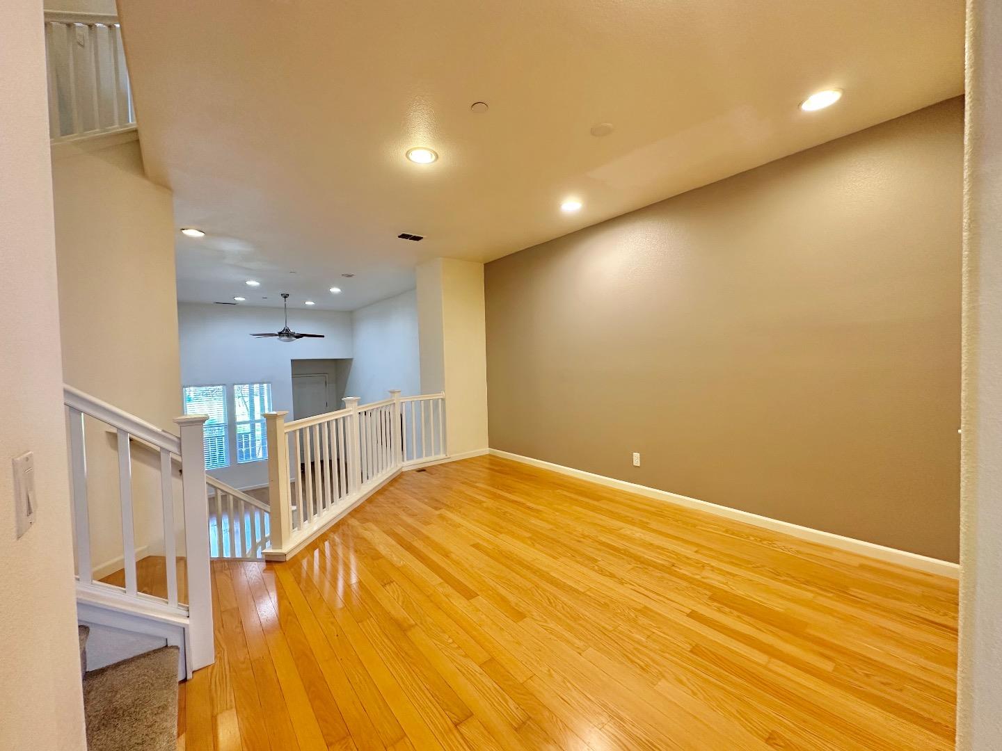 Detail Gallery Image 6 of 27 For 1343 Wayne Way, San Mateo,  CA 94403 - 3 Beds | 2/1 Baths