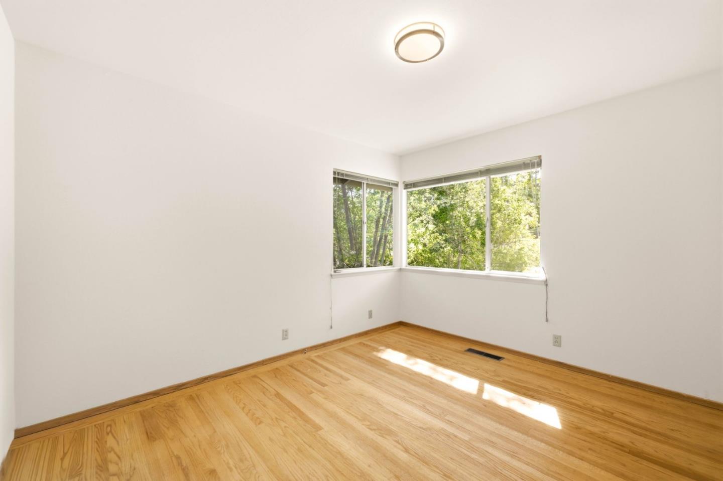 Detail Gallery Image 13 of 32 For 285 Golden Oak Dr, Portola Valley,  CA 94028 - 3 Beds | 2 Baths