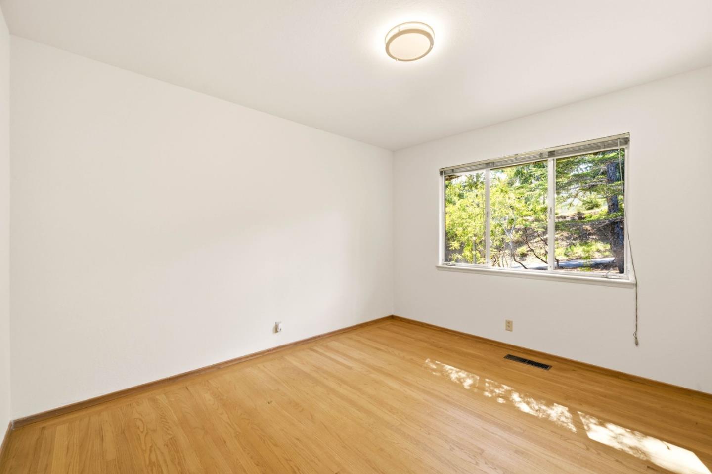 Detail Gallery Image 14 of 32 For 285 Golden Oak Dr, Portola Valley,  CA 94028 - 3 Beds | 2 Baths