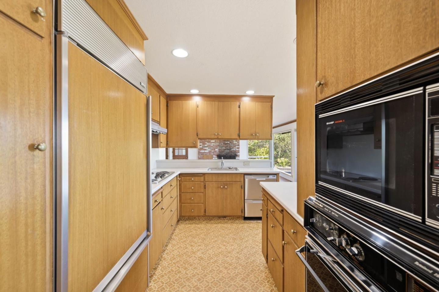 Detail Gallery Image 6 of 32 For 285 Golden Oak Dr, Portola Valley,  CA 94028 - 3 Beds | 2 Baths