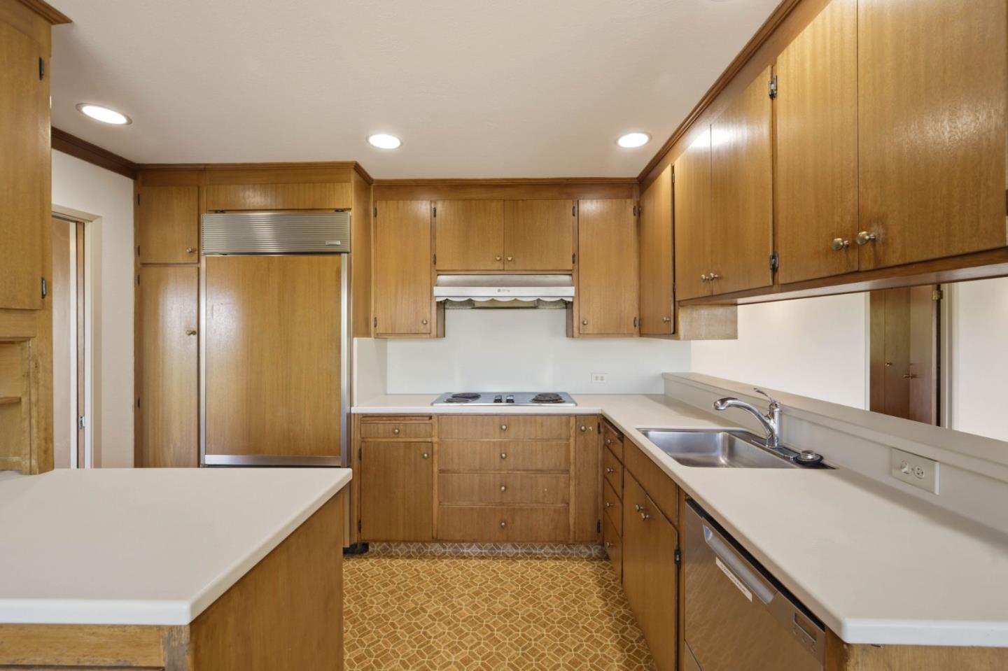 Detail Gallery Image 7 of 32 For 285 Golden Oak Dr, Portola Valley,  CA 94028 - 3 Beds | 2 Baths