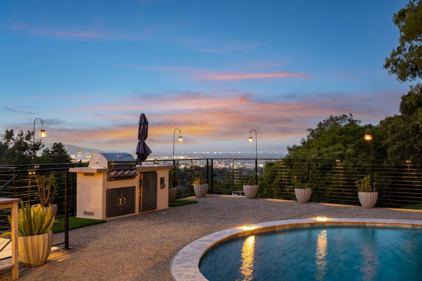 Detail Gallery Image 17 of 46 For 2620 Summit Dr, Burlingame,  CA 94010 - 4 Beds | 3/1 Baths