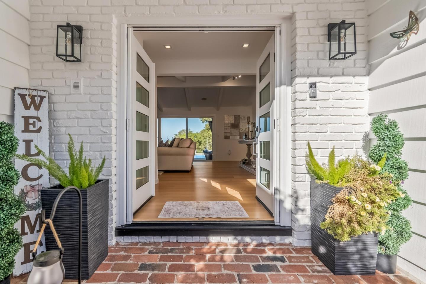 Detail Gallery Image 2 of 46 For 2620 Summit Dr, Burlingame,  CA 94010 - 4 Beds | 3/1 Baths