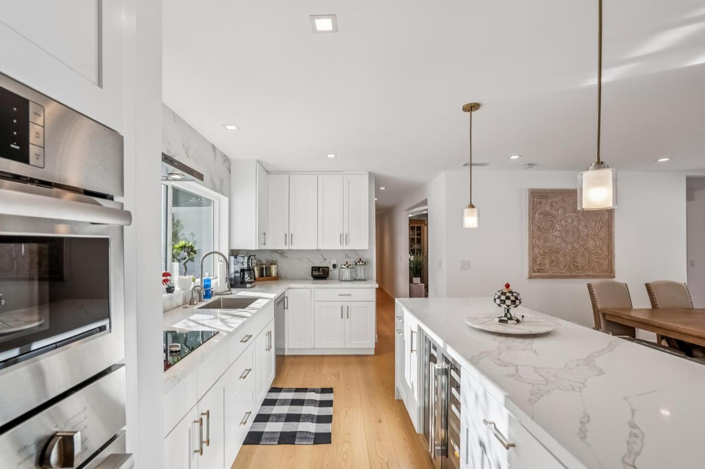 Detail Gallery Image 21 of 46 For 2620 Summit Dr, Burlingame,  CA 94010 - 4 Beds | 3/1 Baths