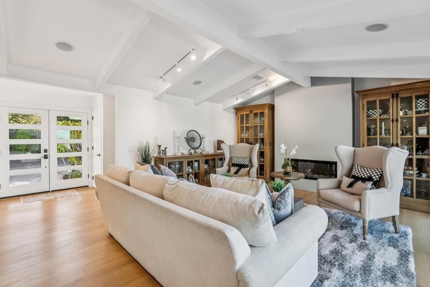 Detail Gallery Image 25 of 46 For 2620 Summit Dr, Burlingame,  CA 94010 - 4 Beds | 3/1 Baths