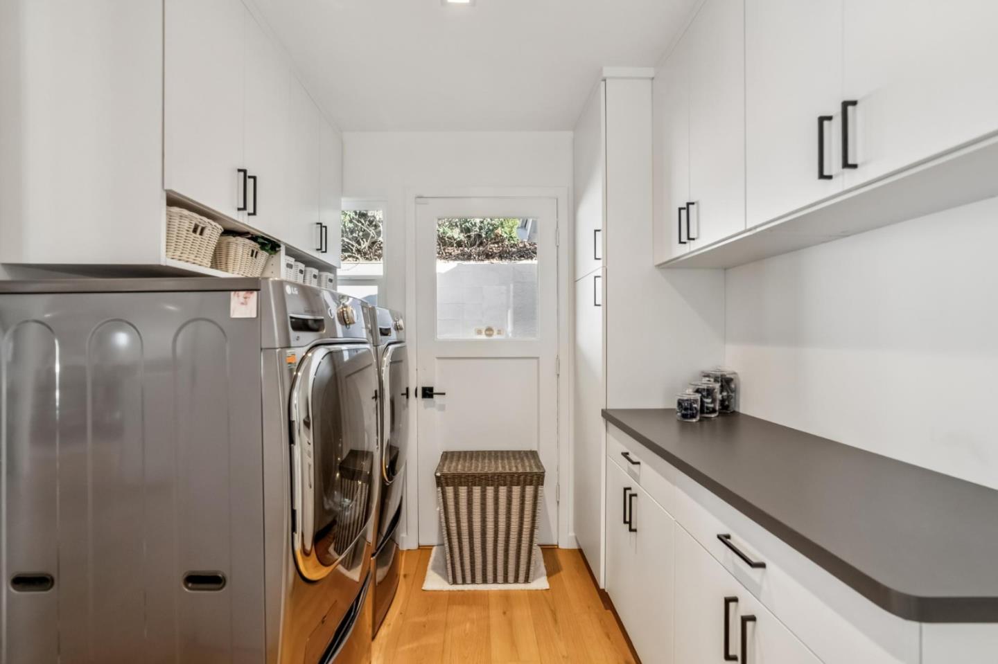 Detail Gallery Image 28 of 46 For 2620 Summit Dr, Burlingame,  CA 94010 - 4 Beds | 3/1 Baths