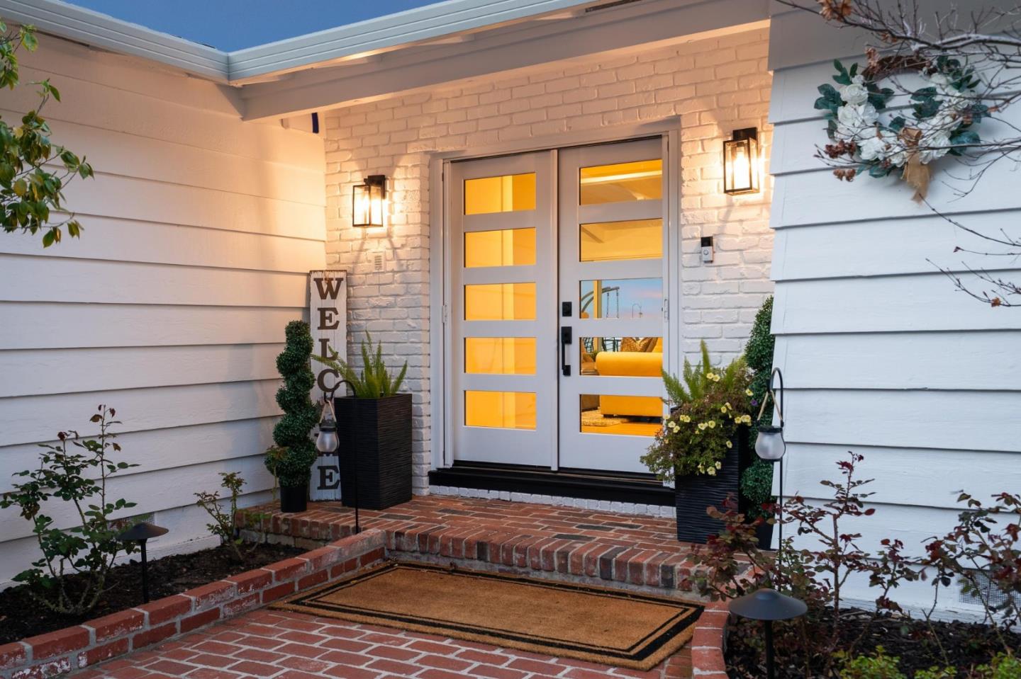 Detail Gallery Image 3 of 46 For 2620 Summit Dr, Burlingame,  CA 94010 - 4 Beds | 3/1 Baths