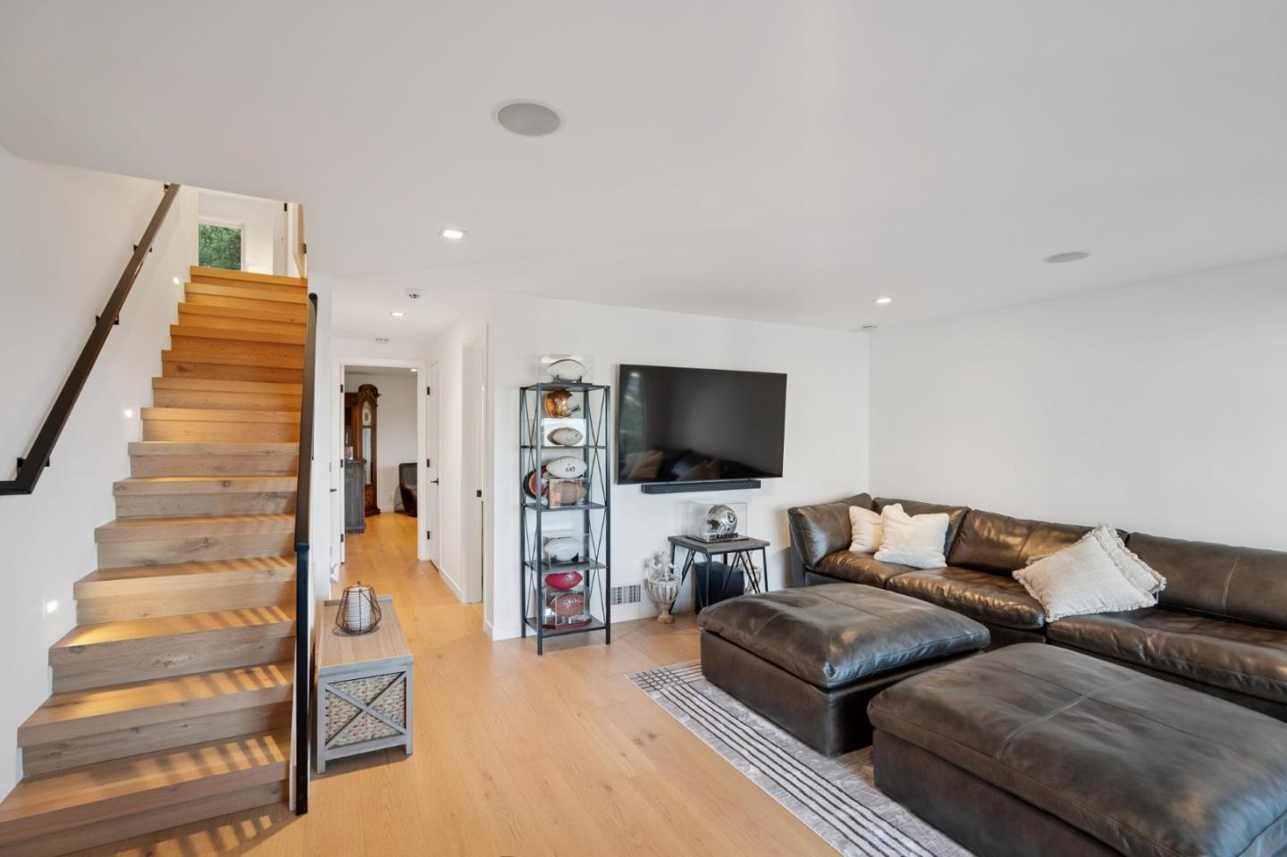 Detail Gallery Image 39 of 46 For 2620 Summit Dr, Burlingame,  CA 94010 - 4 Beds | 3/1 Baths