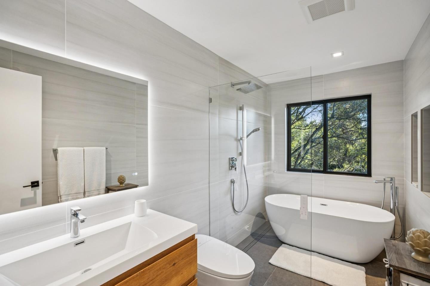 Detail Gallery Image 40 of 46 For 2620 Summit Dr, Burlingame,  CA 94010 - 4 Beds | 3/1 Baths