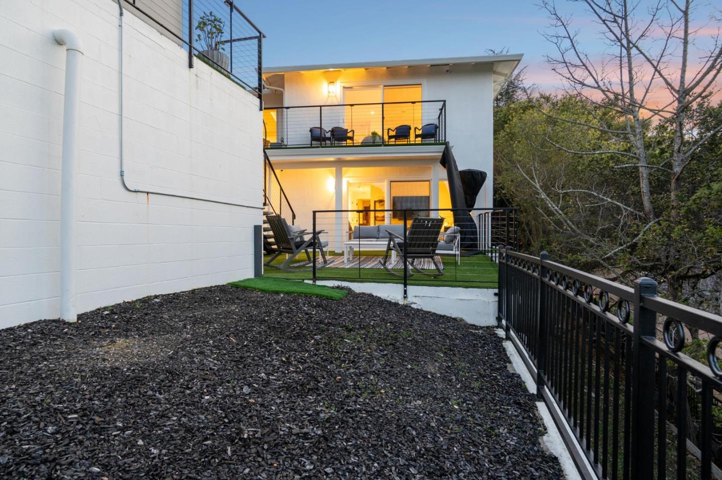 Detail Gallery Image 44 of 46 For 2620 Summit Dr, Burlingame,  CA 94010 - 4 Beds | 3/1 Baths