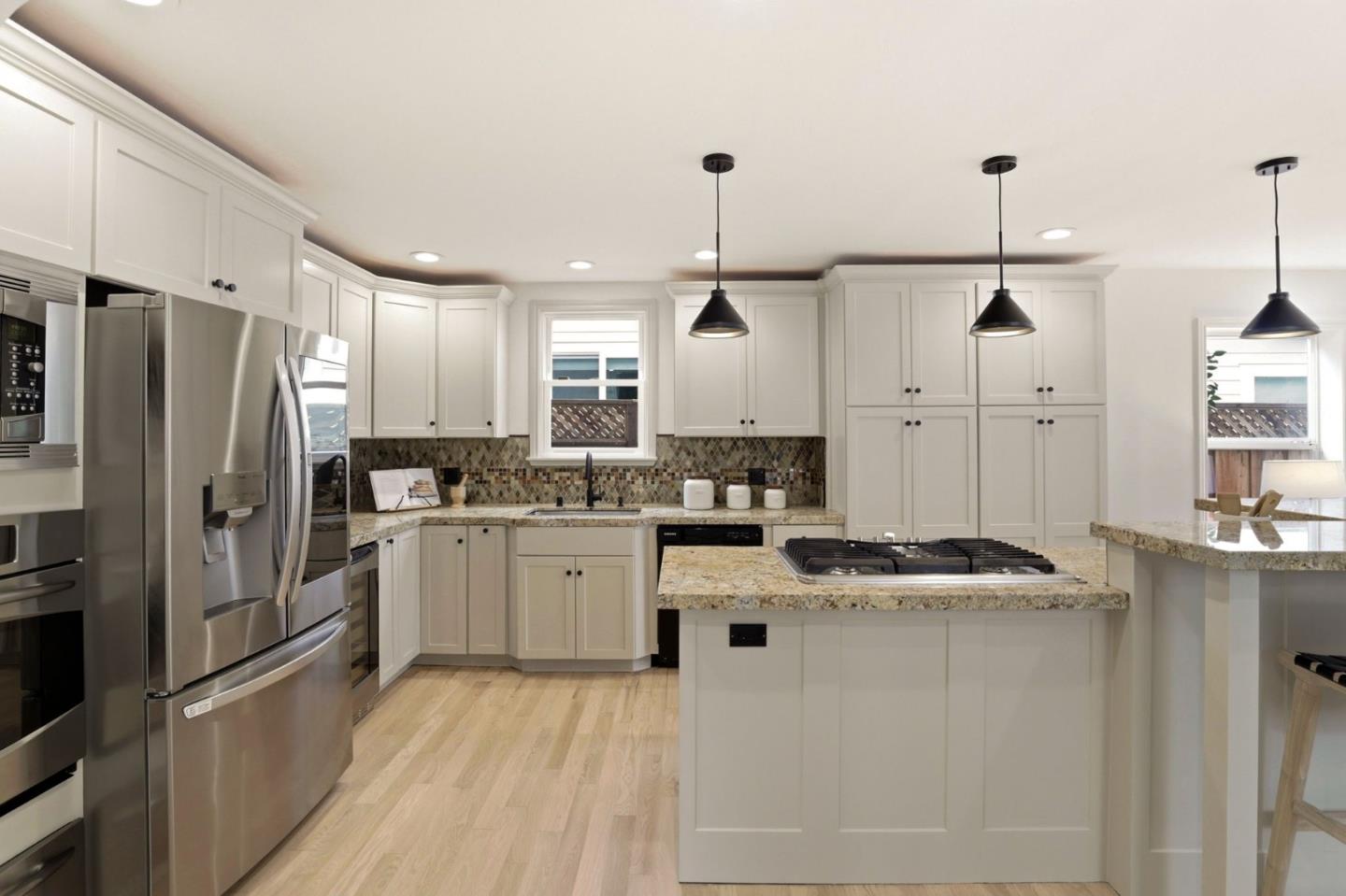 Detail Gallery Image 12 of 35 For 1440 Howard Ave, San Carlos,  CA 94070 - 3 Beds | 2/1 Baths