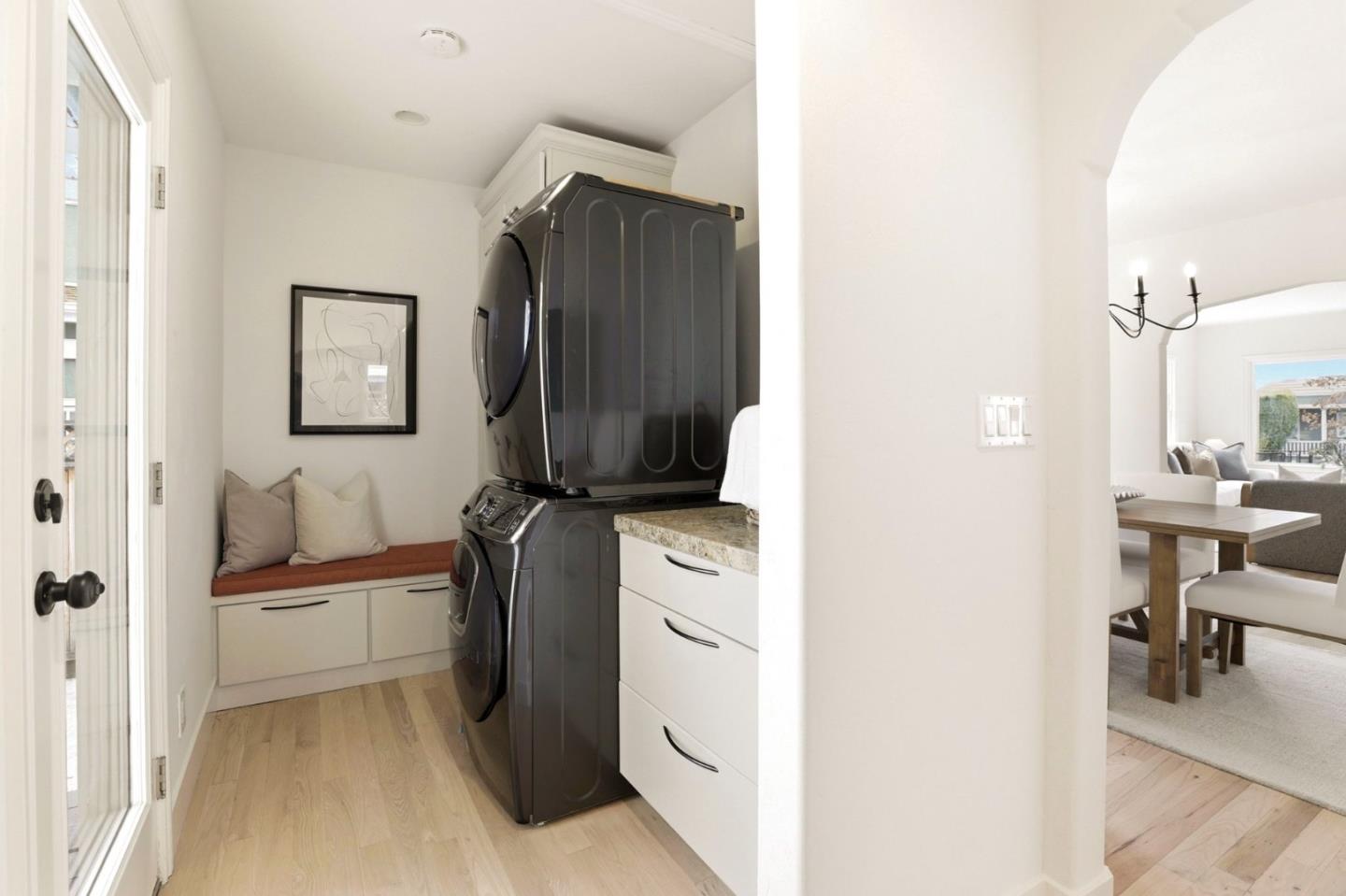 Detail Gallery Image 17 of 35 For 1440 Howard Ave, San Carlos,  CA 94070 - 3 Beds | 2/1 Baths