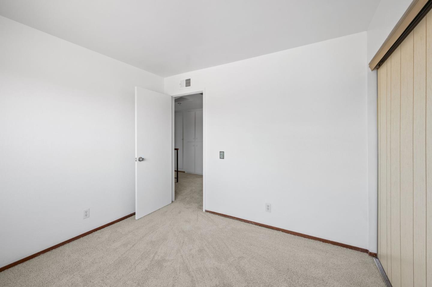 Detail Gallery Image 14 of 25 For 6267 Royal Oak Ct, San Jose,  CA 95123 - 4 Beds | 2 Baths