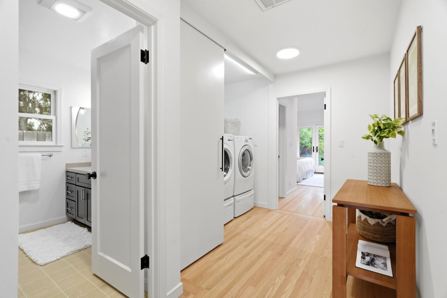 Detail Gallery Image 18 of 31 For 2703 South Ct, Palo Alto,  CA 94306 - 3 Beds | 2 Baths