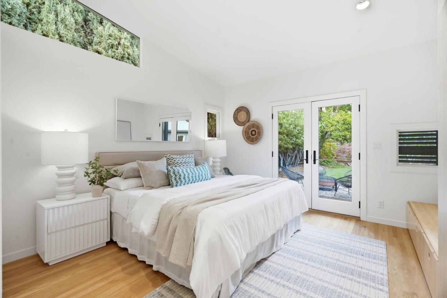 Detail Gallery Image 19 of 31 For 2703 South Ct, Palo Alto,  CA 94306 - 3 Beds | 2 Baths