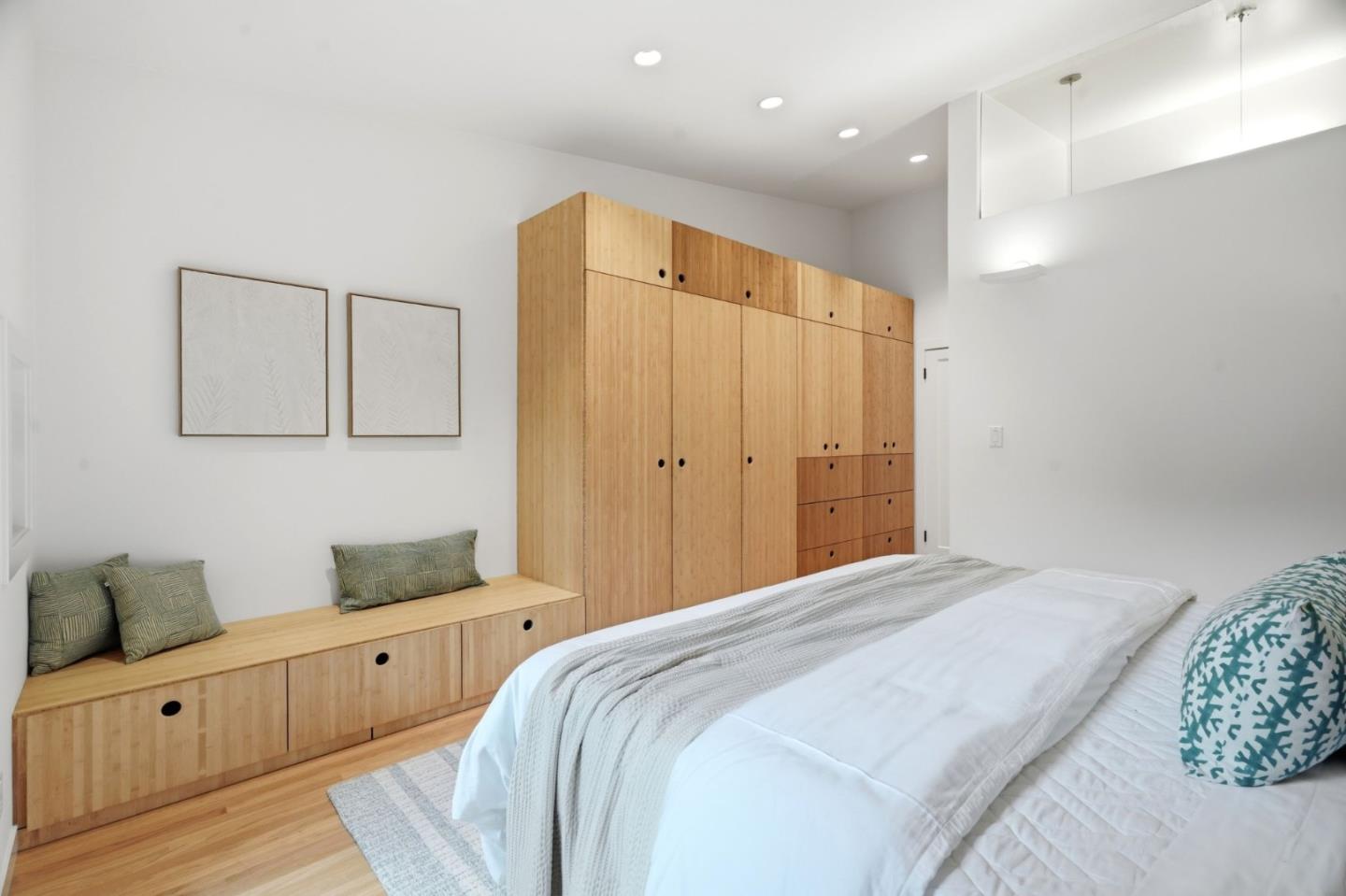 Detail Gallery Image 20 of 31 For 2703 South Ct, Palo Alto,  CA 94306 - 3 Beds | 2 Baths