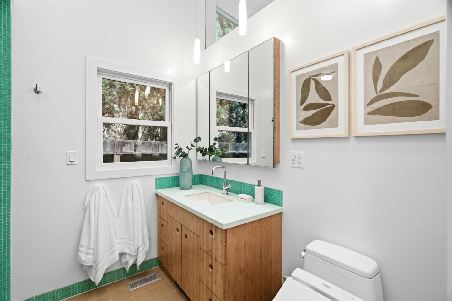 Detail Gallery Image 21 of 31 For 2703 South Ct, Palo Alto,  CA 94306 - 3 Beds | 2 Baths