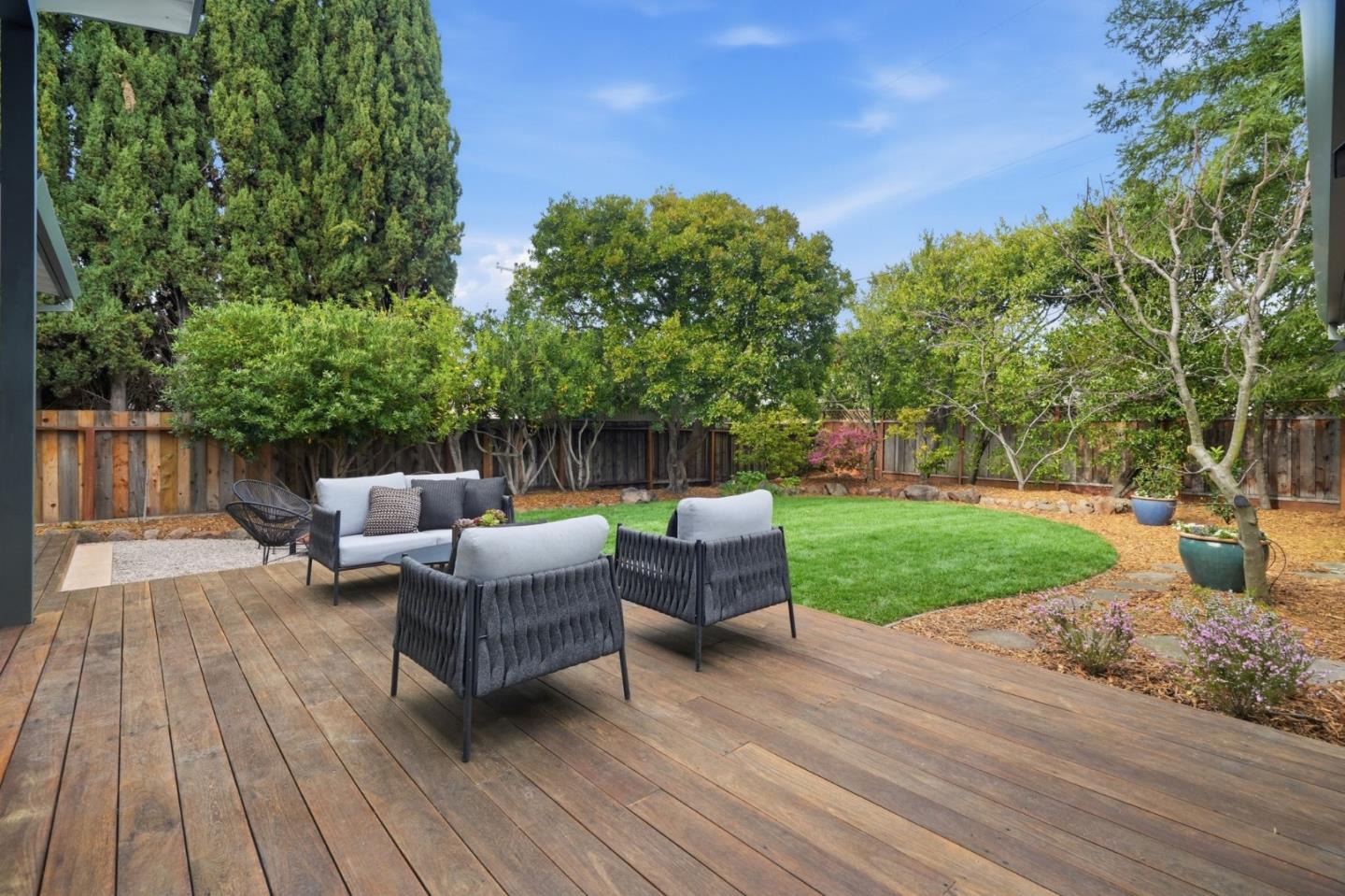 Detail Gallery Image 27 of 31 For 2703 South Ct, Palo Alto,  CA 94306 - 3 Beds | 2 Baths