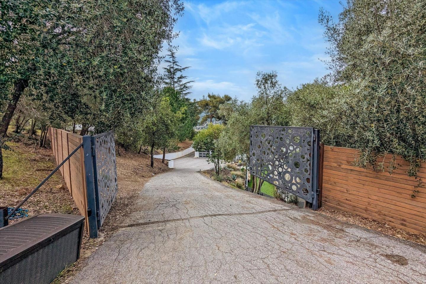 Detail Gallery Image 2 of 79 For 20550 Buena Monte Dr, San Jose,  CA 95120 - 6 Beds | 4 Baths