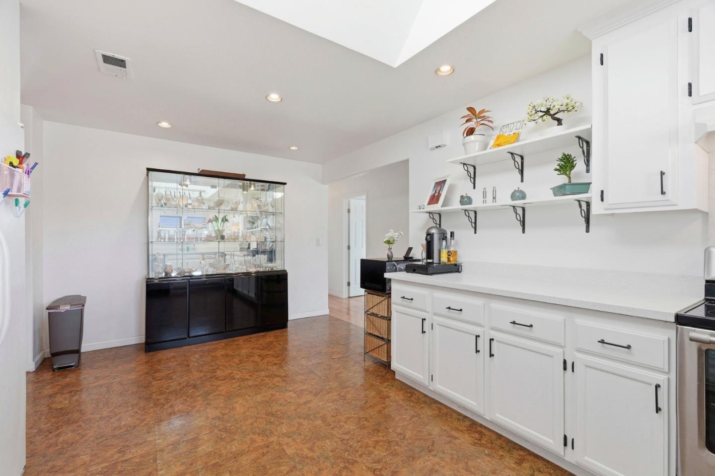 Detail Gallery Image 12 of 35 For 5228 Fell Ave, San Jose,  CA 95136 - 3 Beds | 2 Baths