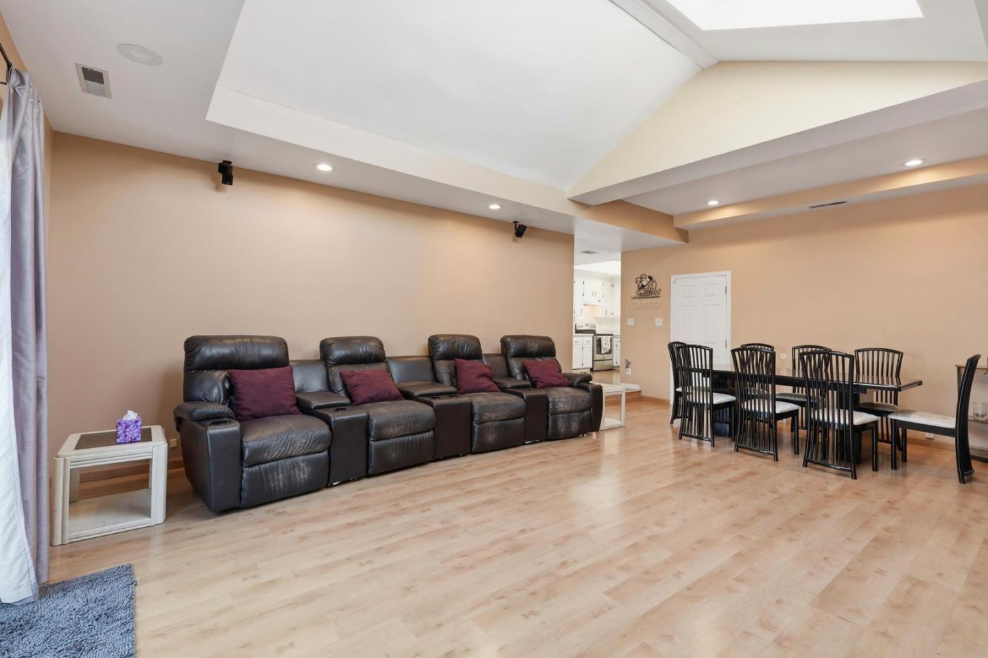 Detail Gallery Image 8 of 35 For 5228 Fell Ave, San Jose,  CA 95136 - 3 Beds | 2 Baths