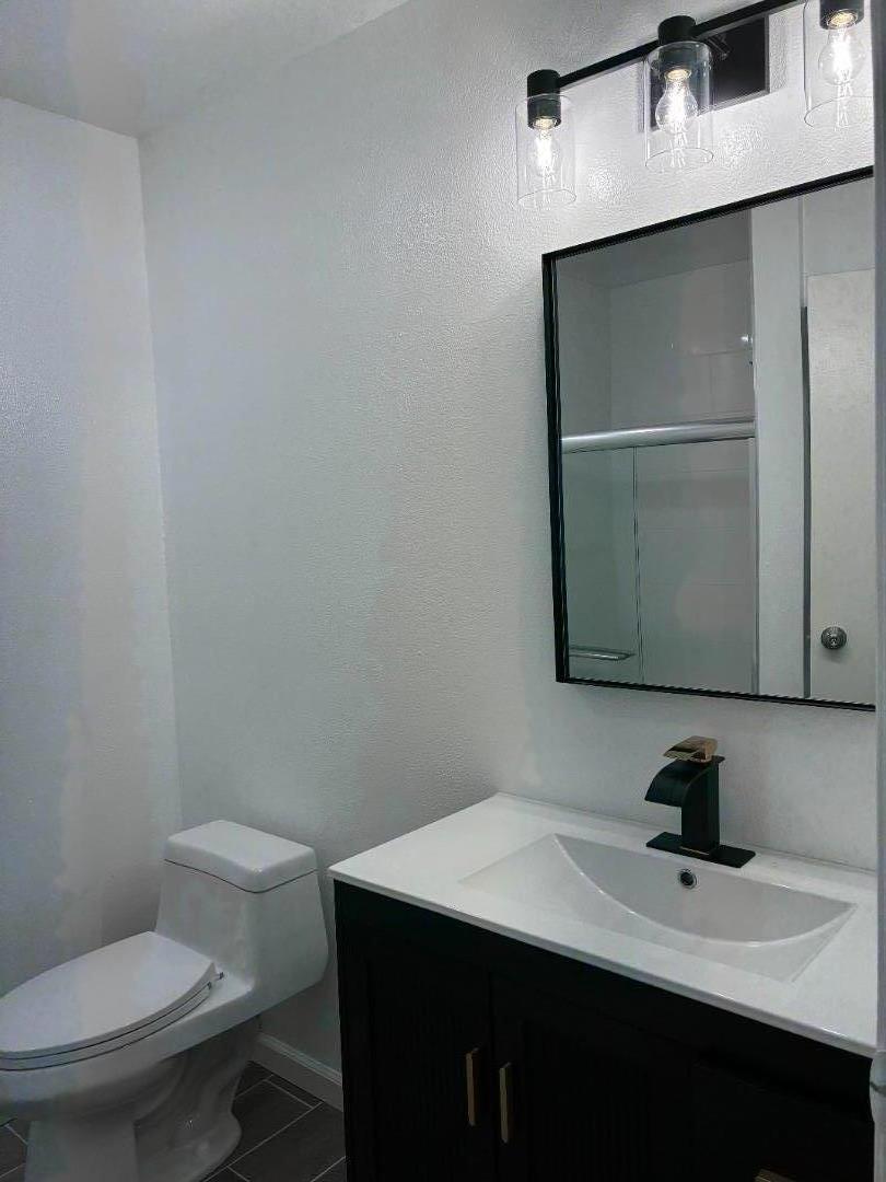 Detail Gallery Image 7 of 10 For 172 Hackamore Ln, Fremont,  CA 94539 - 2 Beds | 2 Baths