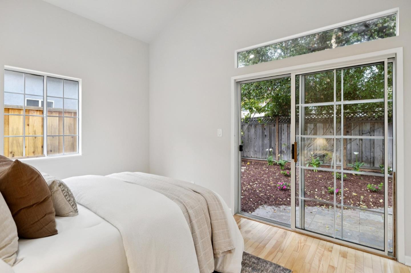 Detail Gallery Image 13 of 22 For 280 College Ave, Mountain View,  CA 94040 - 3 Beds | 2 Baths