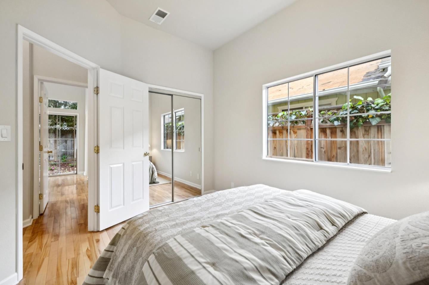 Detail Gallery Image 18 of 22 For 280 College Ave, Mountain View,  CA 94040 - 3 Beds | 2 Baths