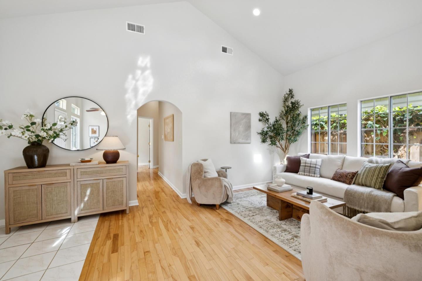 Detail Gallery Image 3 of 22 For 280 College Ave, Mountain View,  CA 94040 - 3 Beds | 2 Baths