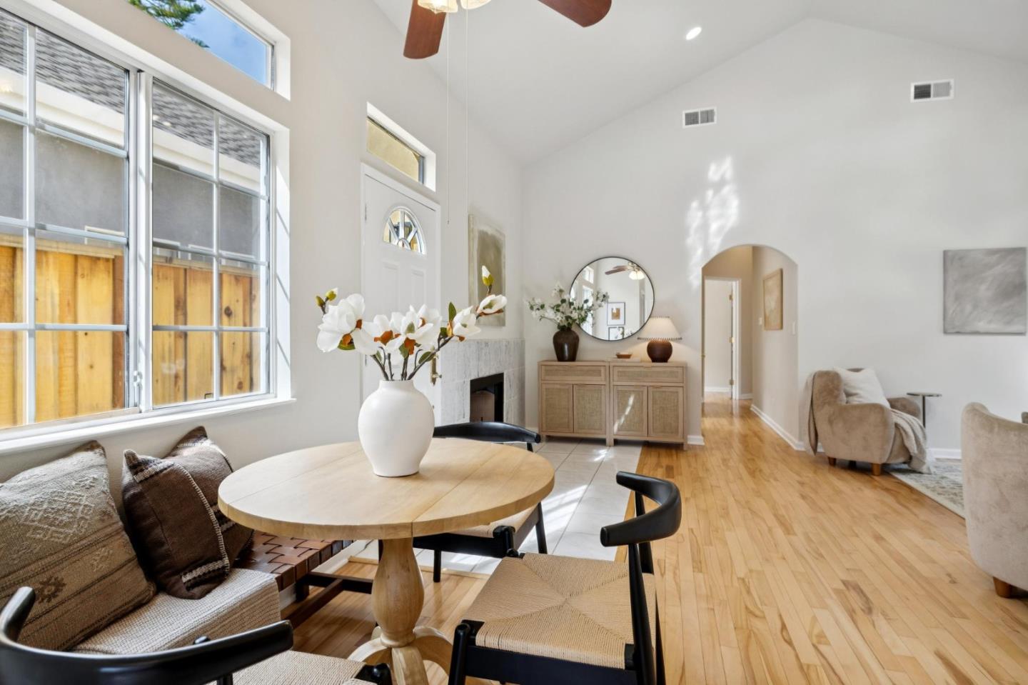 Detail Gallery Image 8 of 22 For 280 College Ave, Mountain View,  CA 94040 - 3 Beds | 2 Baths