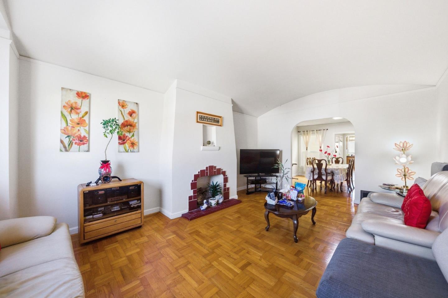 Detail Gallery Image 7 of 57 For 129 W Moltke St, Daly City,  CA 94014 - 3 Beds | 2 Baths