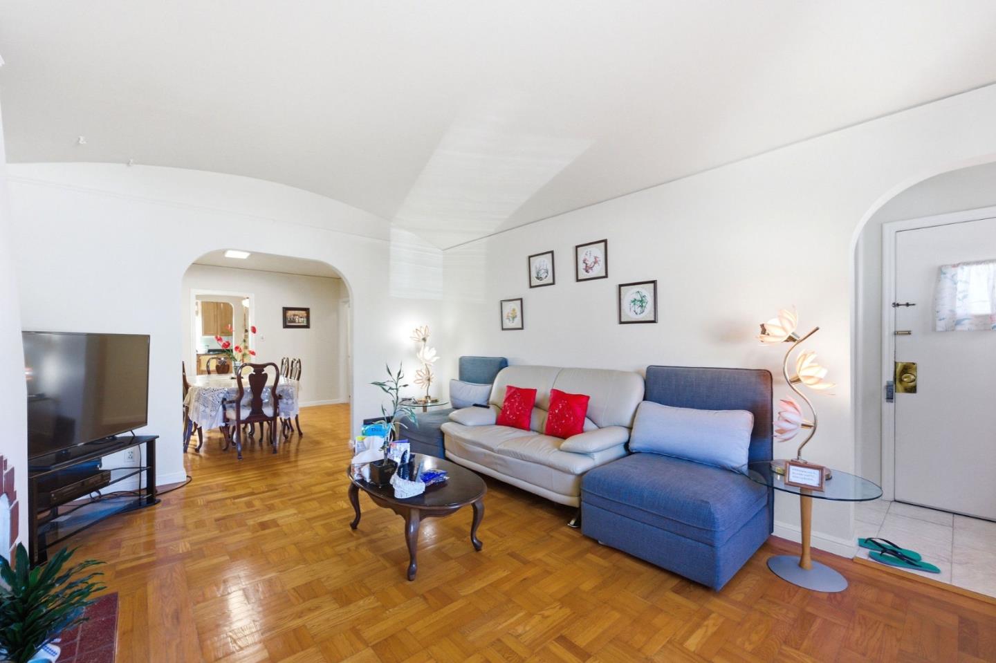 Detail Gallery Image 9 of 57 For 129 W Moltke St, Daly City,  CA 94014 - 3 Beds | 2 Baths