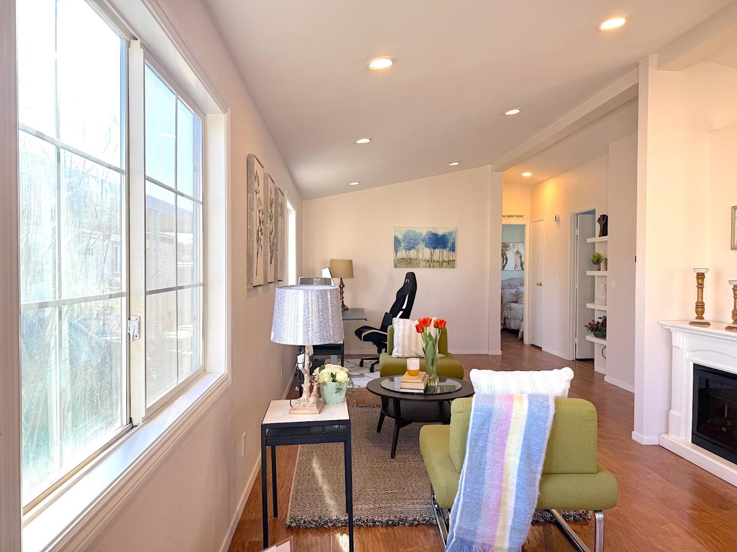 Detail Gallery Image 3 of 8 For 1240 via Jose #96,  Livermore,  CA 94551 - 2 Beds | 2 Baths