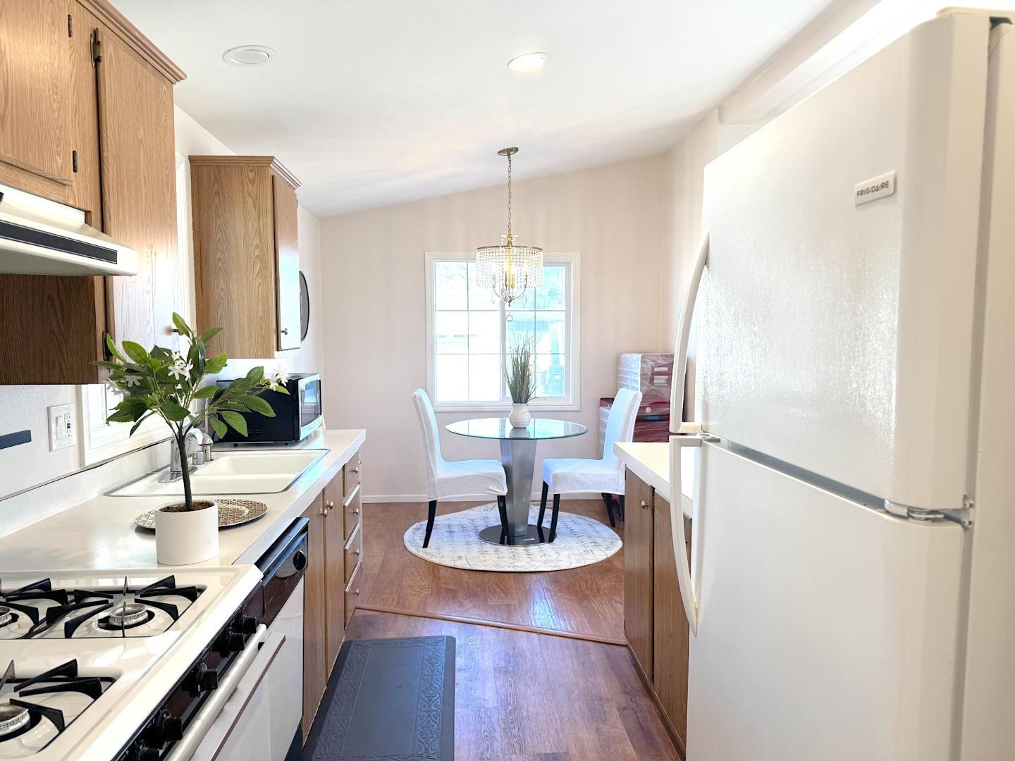 Detail Gallery Image 9 of 30 For 1240 via Jose #96,  Livermore,  CA 94551 - 2 Beds | 2 Baths