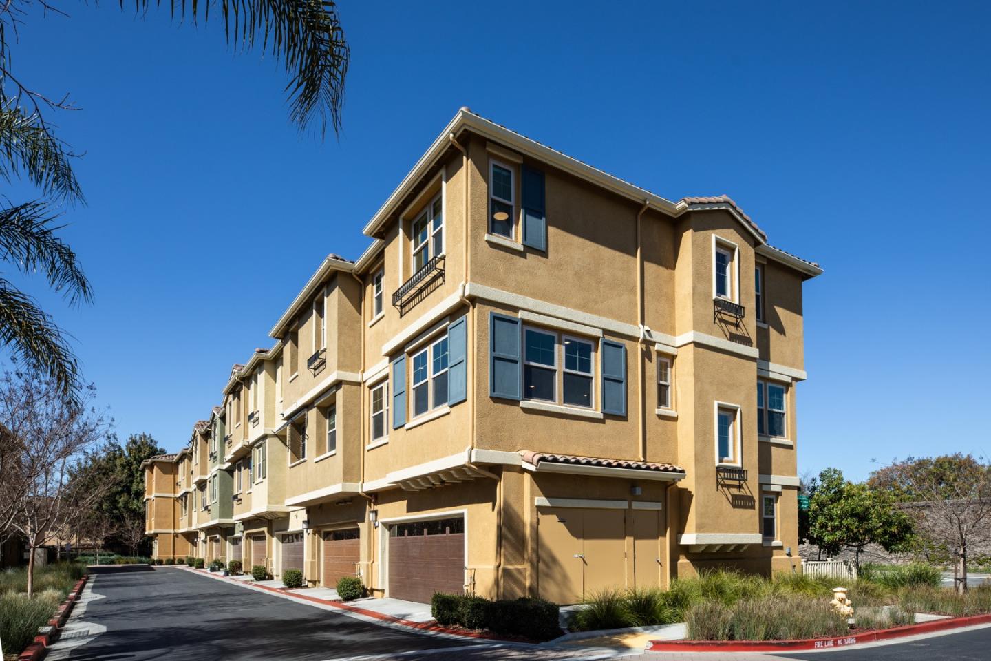 Detail Gallery Image 23 of 24 For 83 Fairchild Dr, Mountain View,  CA 94043 - 4 Beds | 3/1 Baths