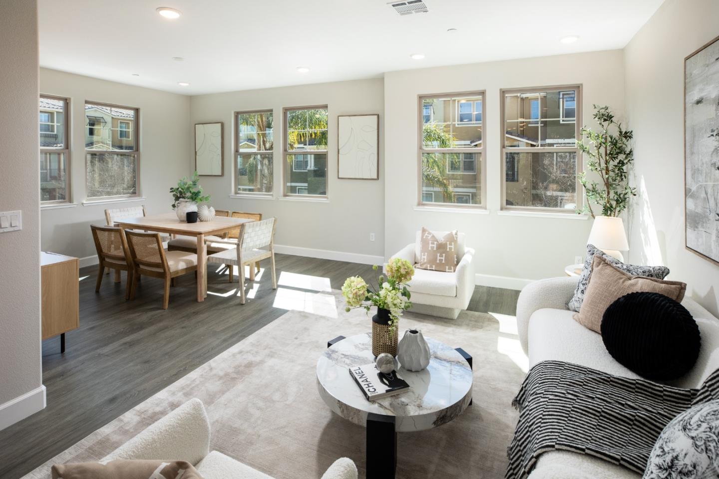 Detail Gallery Image 5 of 24 For 83 Fairchild Dr, Mountain View,  CA 94043 - 4 Beds | 3/1 Baths