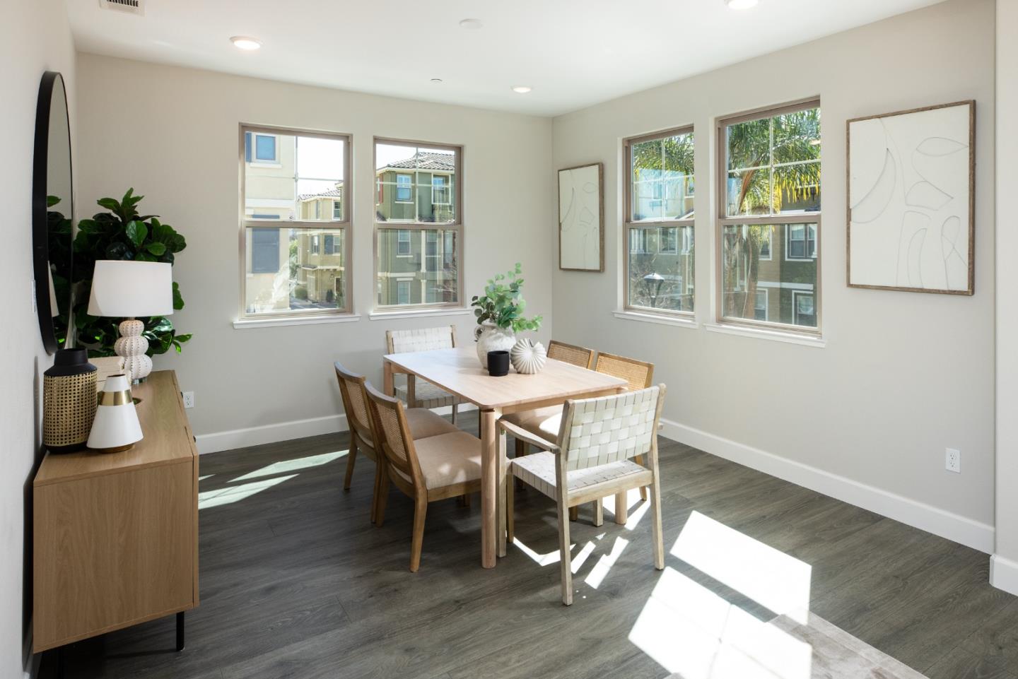 Detail Gallery Image 6 of 24 For 83 Fairchild Dr, Mountain View,  CA 94043 - 4 Beds | 3/1 Baths