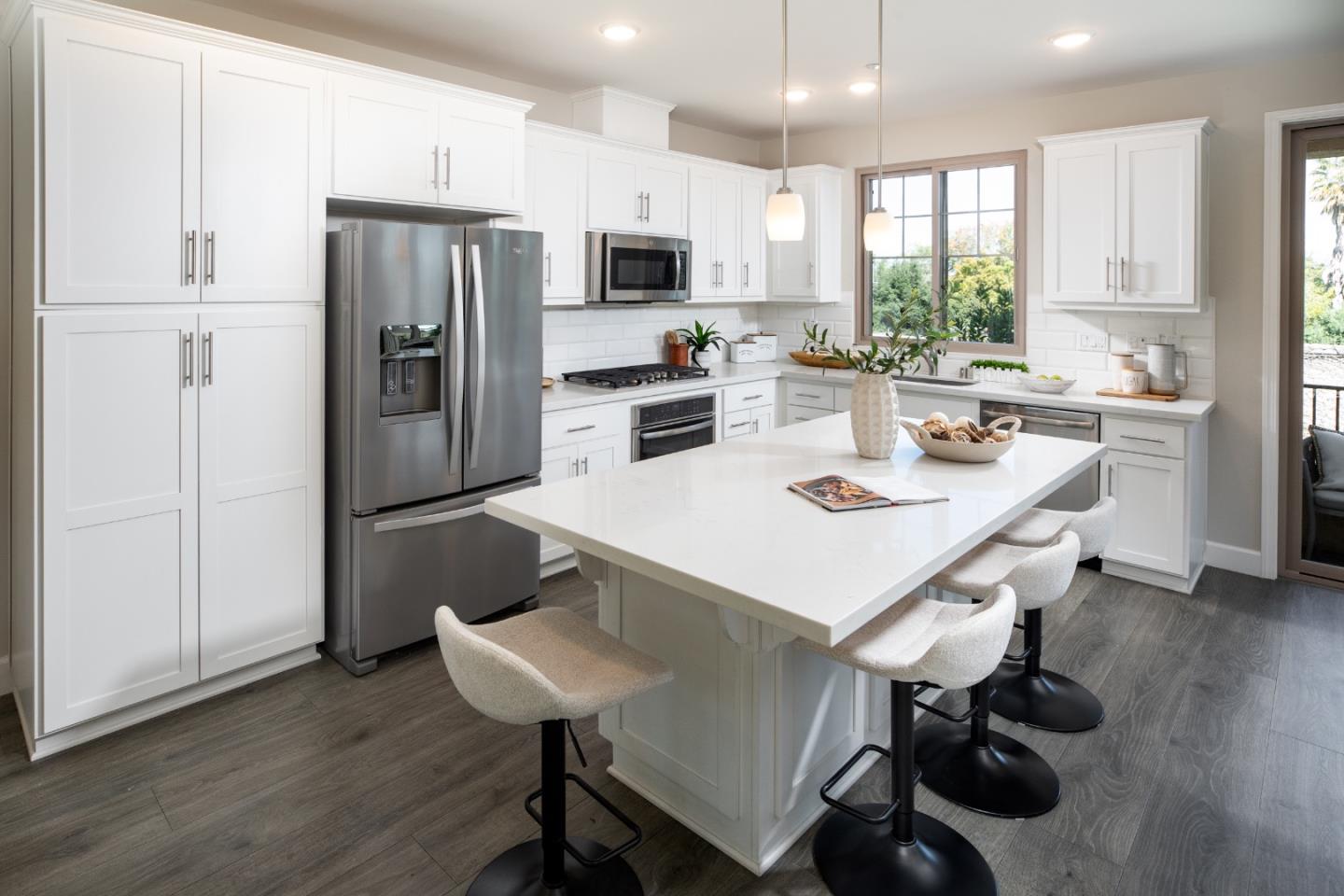 Detail Gallery Image 7 of 24 For 83 Fairchild Dr, Mountain View,  CA 94043 - 4 Beds | 3/1 Baths