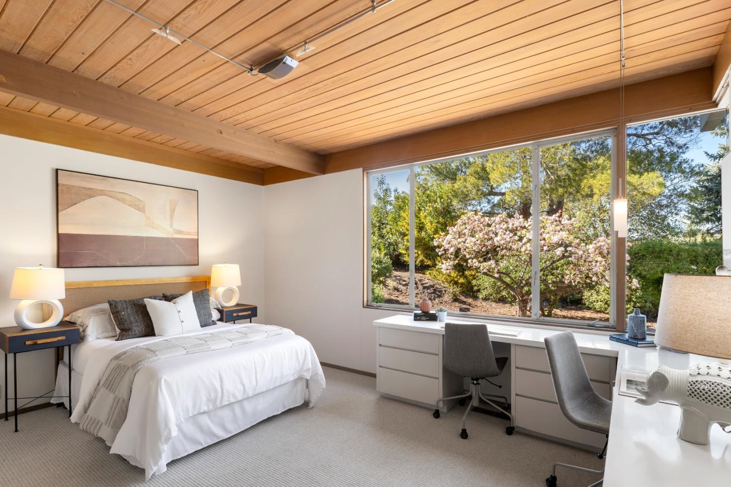 Detail Gallery Image 19 of 42 For 51 Cragmont Way, Woodside,  CA 94062 - 4 Beds | 3 Baths