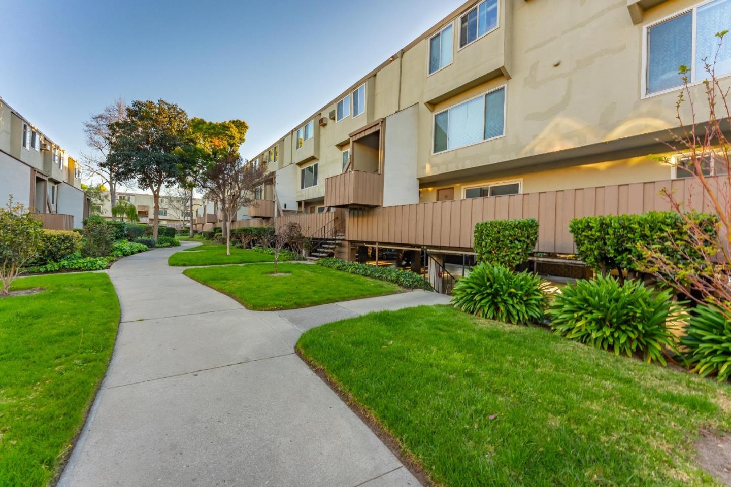 Detail Gallery Image 2 of 23 For 410 Auburn Way #19,  San Jose,  CA 95129 - 2 Beds | 1 Baths