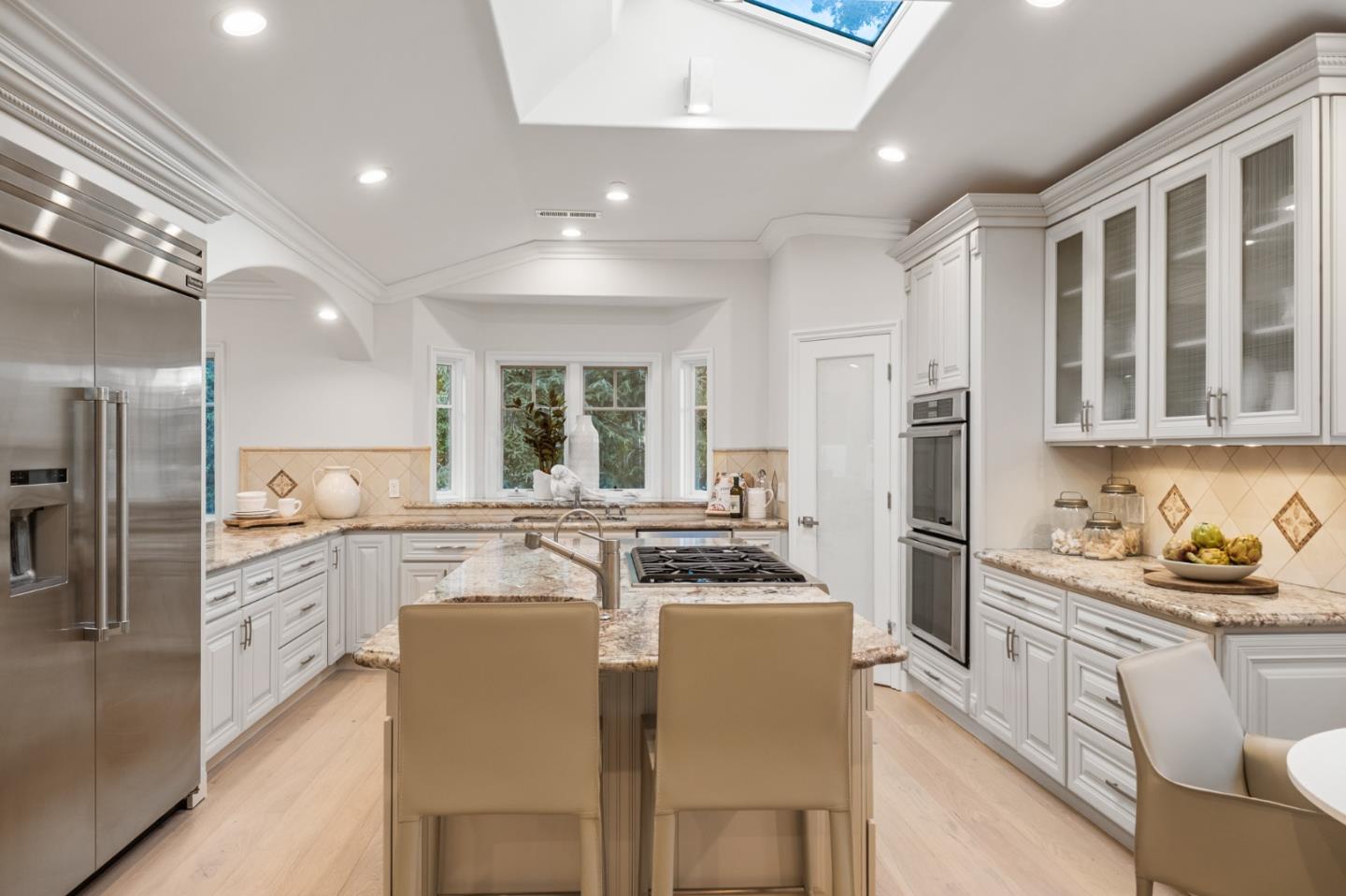 Detail Gallery Image 14 of 72 For 2260 Summit Dr, Hillsborough,  CA 94010 - 4 Beds | 3/1 Baths