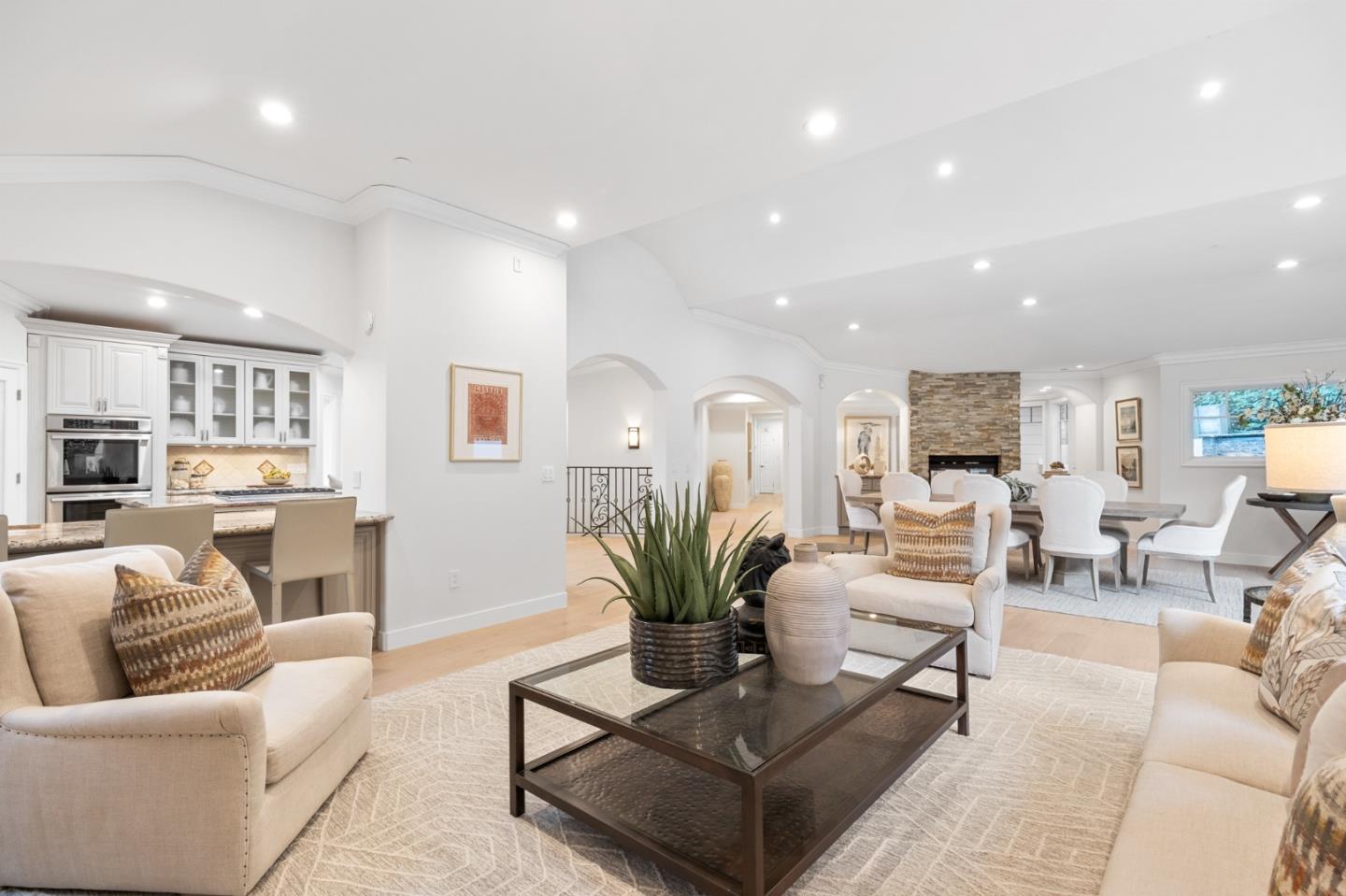 Detail Gallery Image 2 of 72 For 2260 Summit Dr, Hillsborough,  CA 94010 - 4 Beds | 3/1 Baths