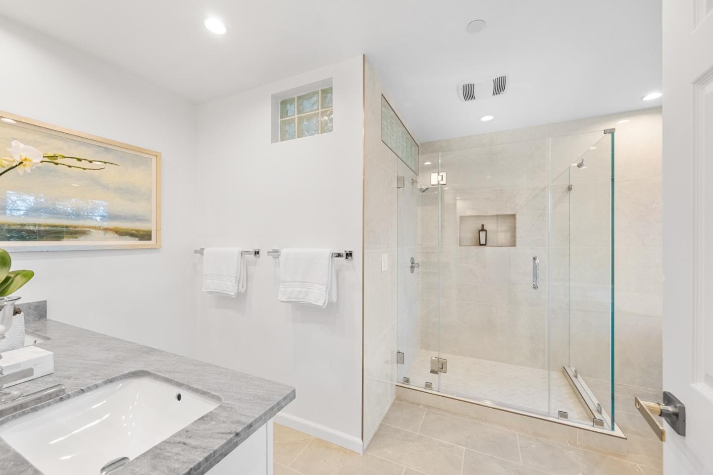 Detail Gallery Image 28 of 72 For 2260 Summit Dr, Hillsborough,  CA 94010 - 4 Beds | 3/1 Baths