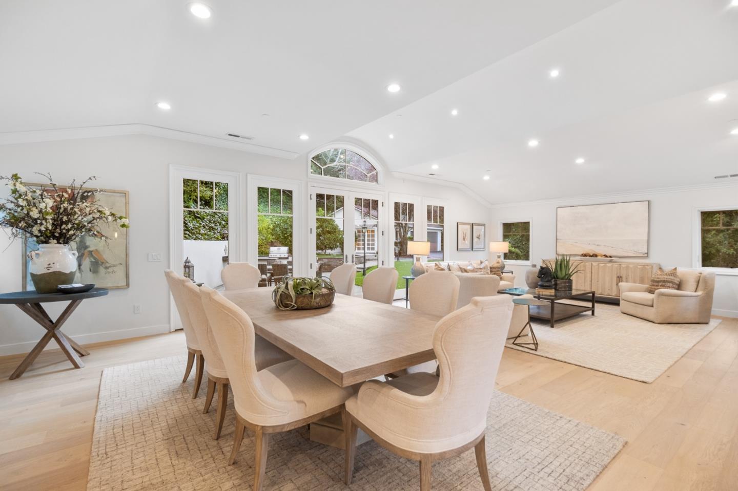 Detail Gallery Image 3 of 72 For 2260 Summit Dr, Hillsborough,  CA 94010 - 4 Beds | 3/1 Baths