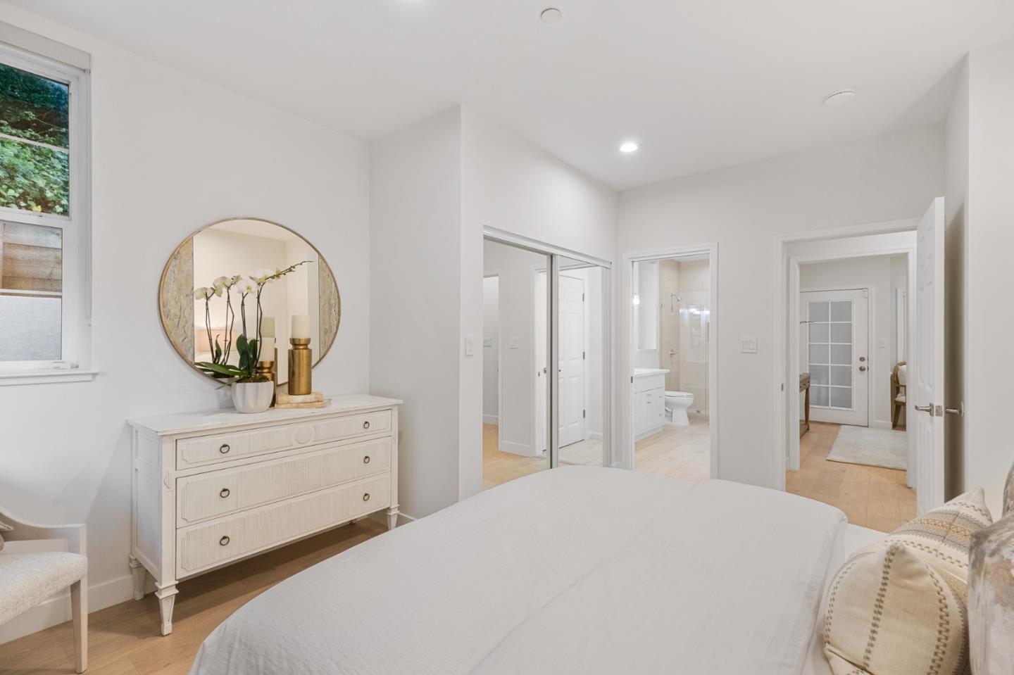 Detail Gallery Image 33 of 72 For 2260 Summit Dr, Hillsborough,  CA 94010 - 4 Beds | 3/1 Baths